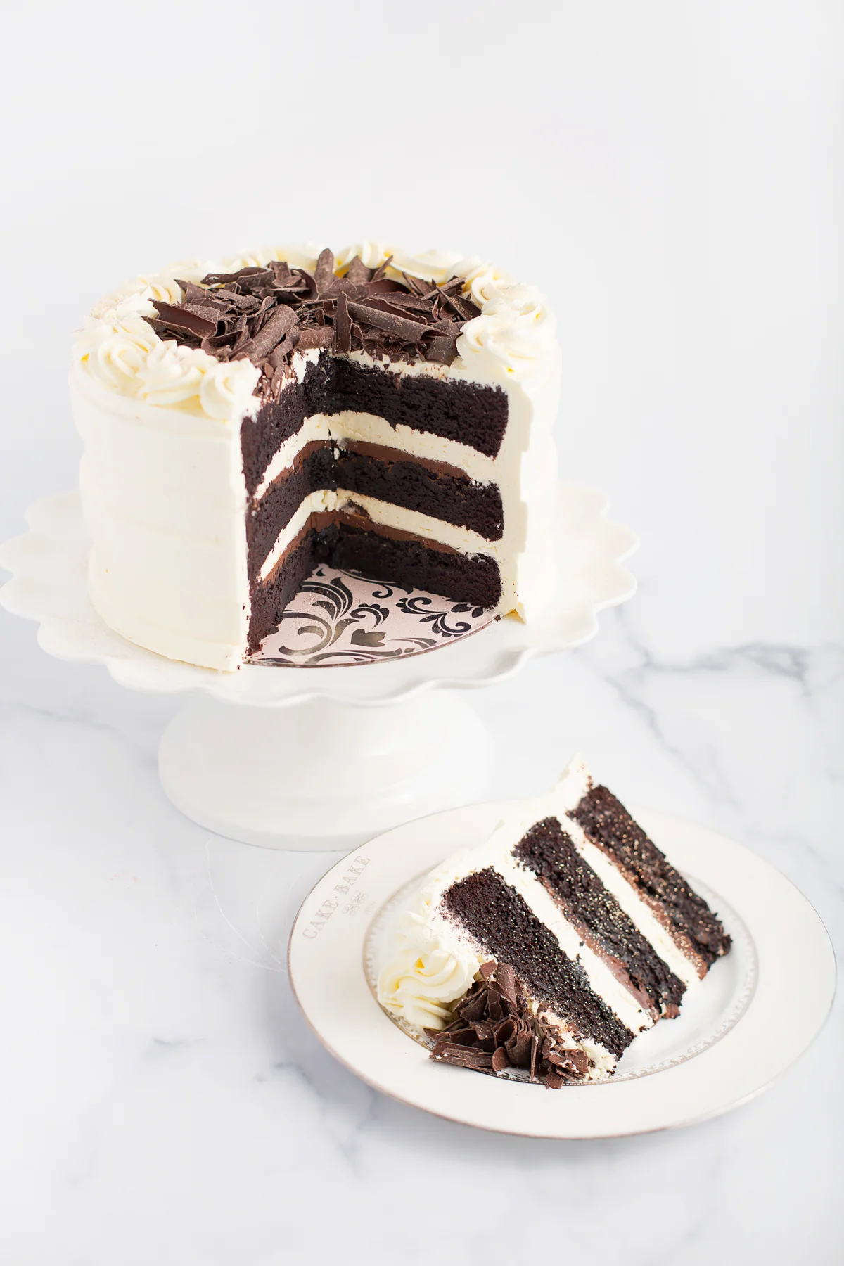 Black & White Cake - Image 4