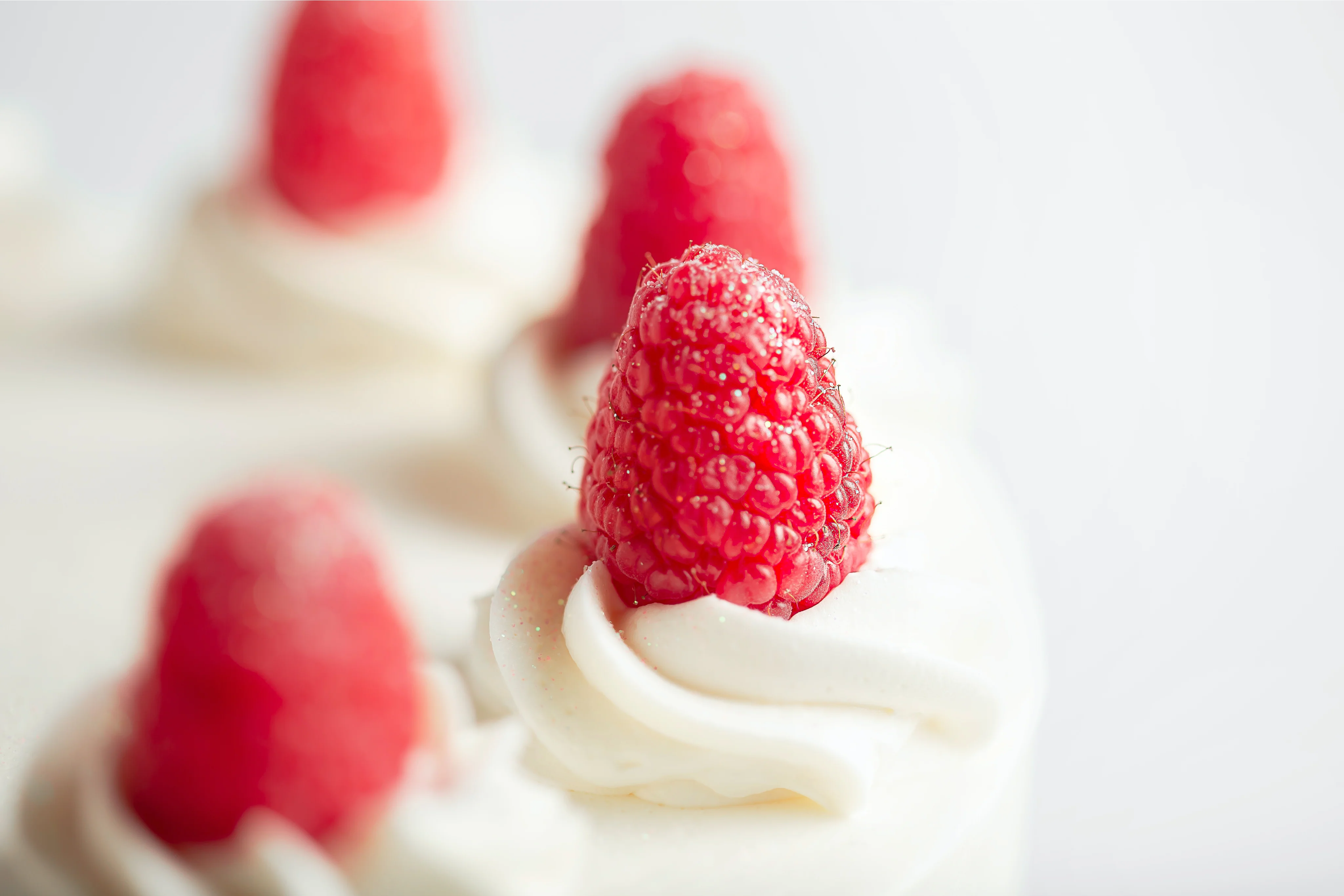 Raspberry Champagne Cake - Image 5