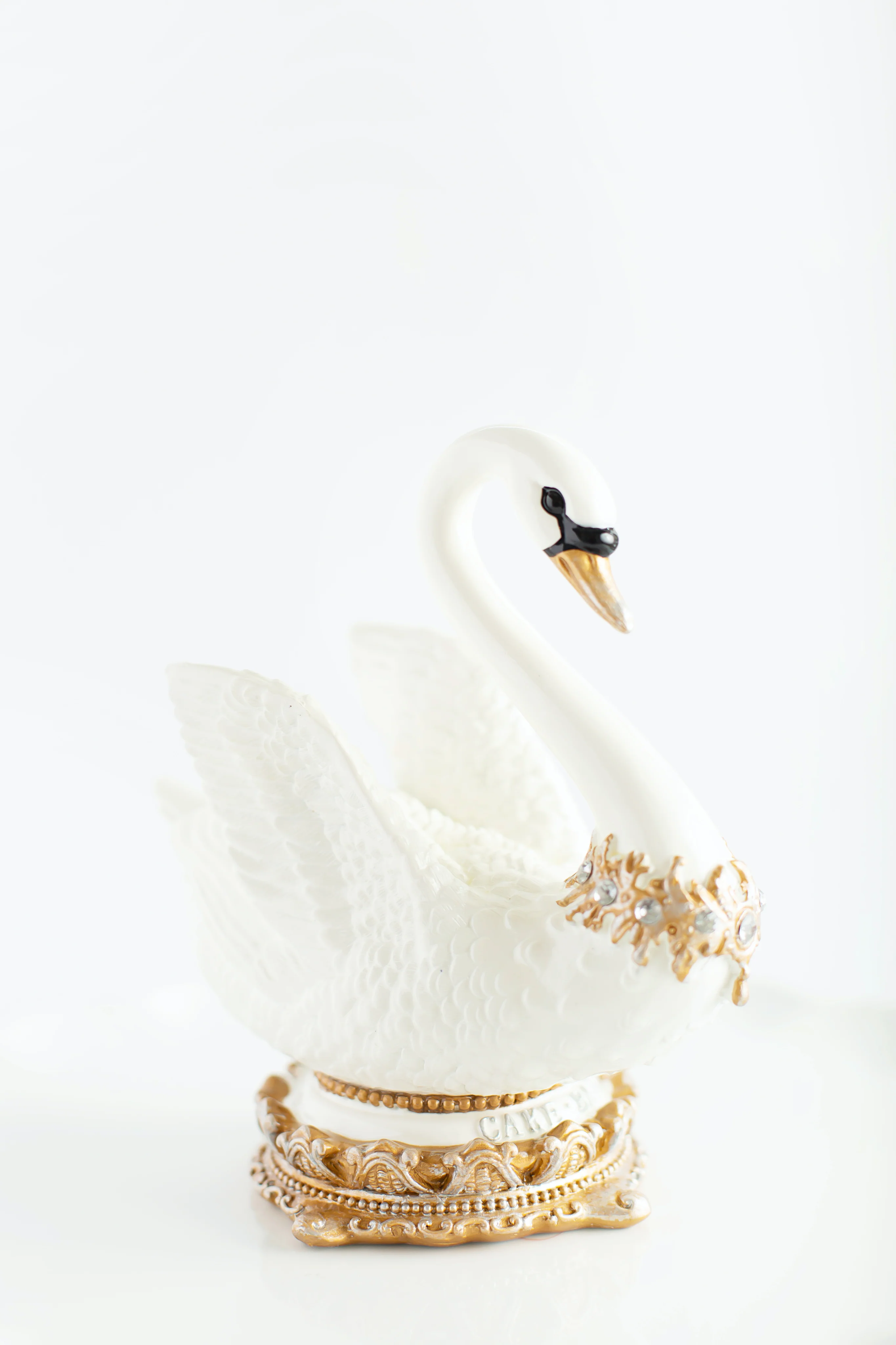 Elegant Swan Cake Topper - Image 3